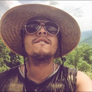 Meet your Posher, Jeremiah